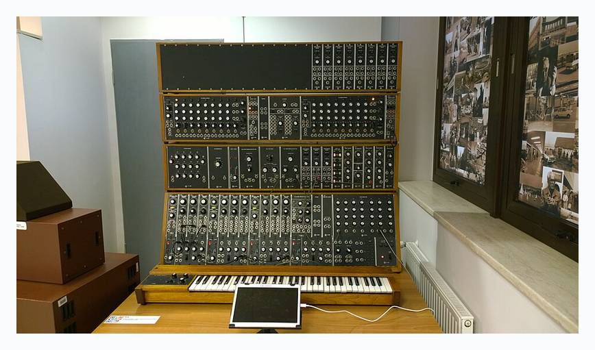 Moog Subsequent 37